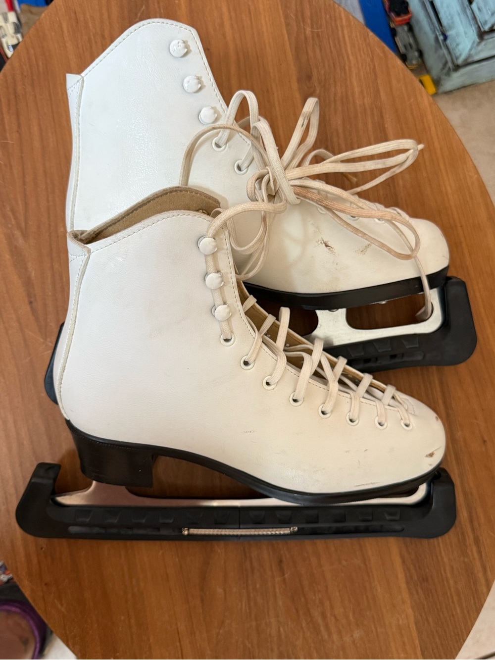 White Women's Figure Ice Skates